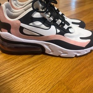 Nike Air 270